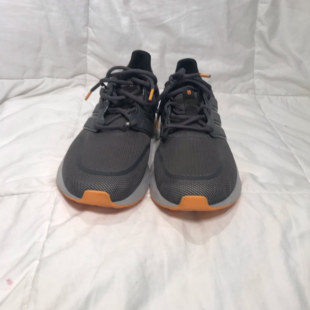 Adidas Cloudfoam Comfort Tennis Shoe. Size 10 Male/Female Wear.